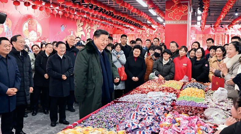 習(xí)近平春節(jié)前夕赴遼寧看望慰問(wèn)基層干部群眾