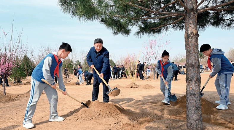 黨和國(guó)家領(lǐng)導(dǎo)人參加首都義務(wù)植樹(shù)活動(dòng)